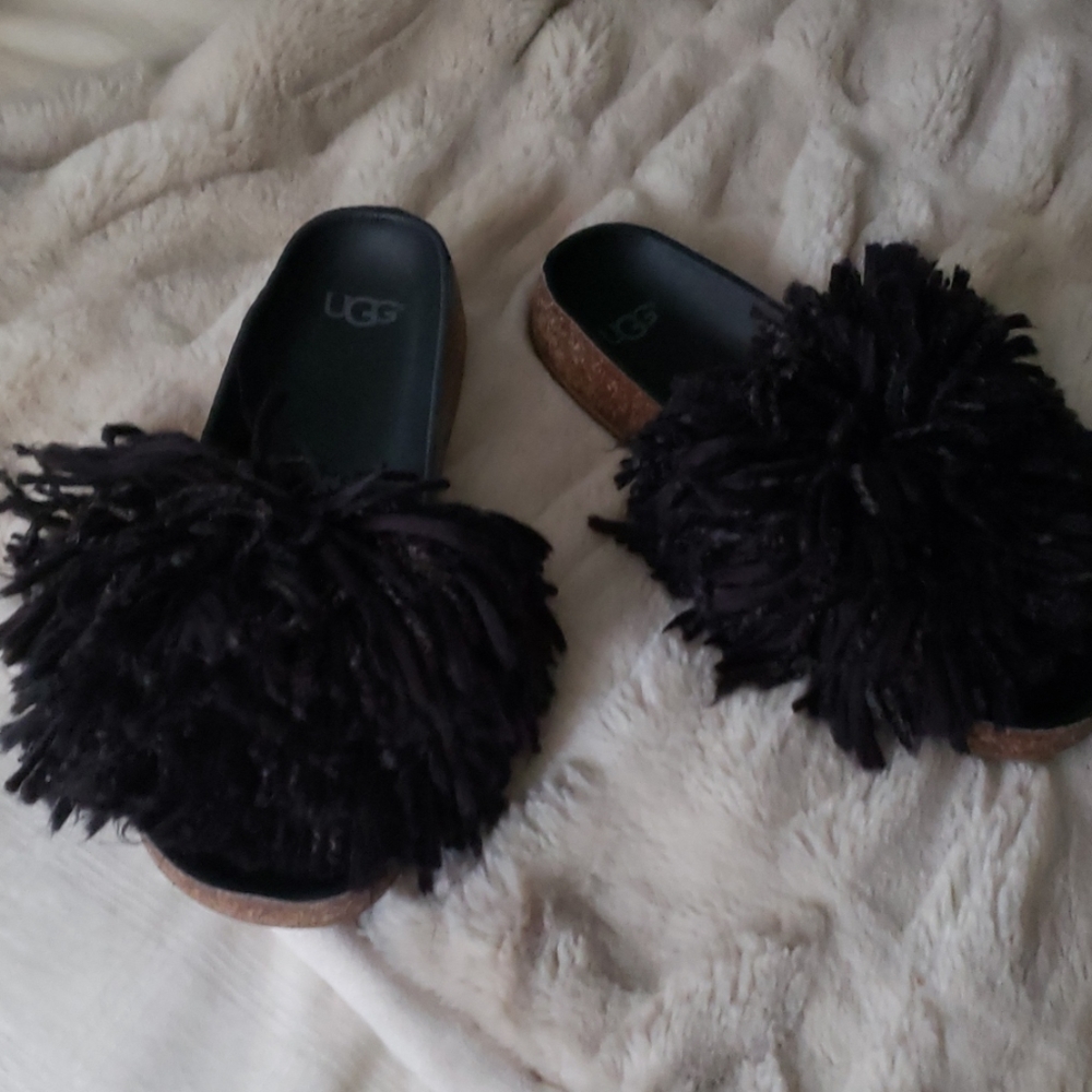 Authentic ugg slides 7